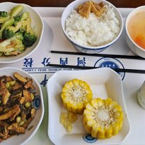 Example of the cafeteria food, specifically in the teacher's cafeteria.